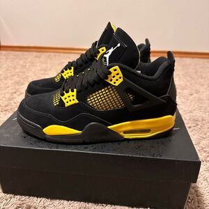 Air Jordan 4 Retro Thunder
